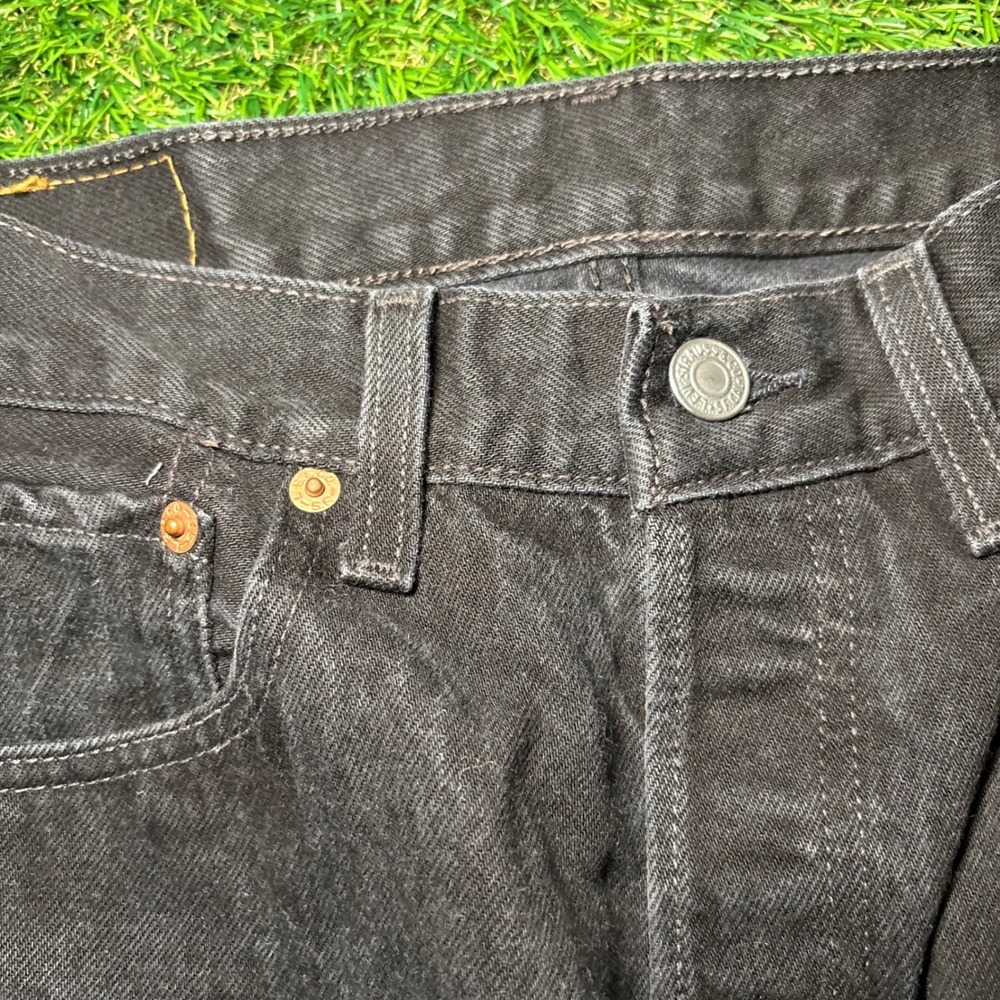 Vintage Levis 501 Black Denim Jeans Made in USA 1998 Button Fly W31 L34 501-0660 - Picture 4 of 16